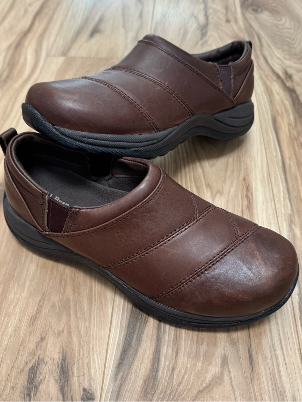 L.L. Bean Women's 8.5 Wide Comfort Mocs Slip On Brown Leather Loafers Walking
